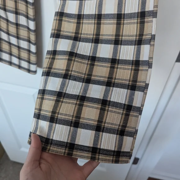 Plaid Women's Cropped Flare Pants! - Picture 10 of 14
